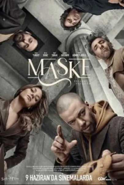Maske: Nezaketle Tebessüm